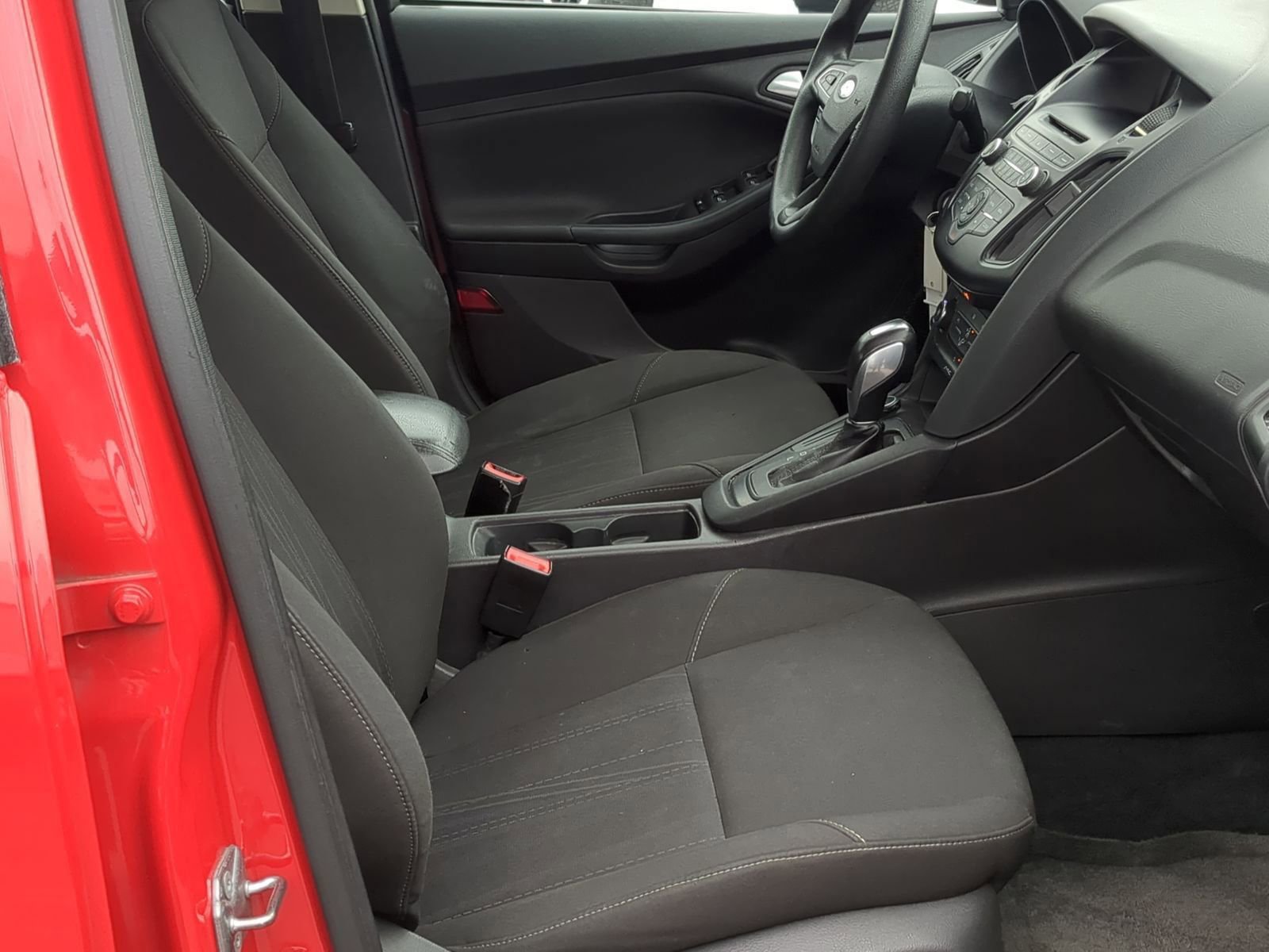 Used 2015 Ford Focus SE w/ Reverse Sensing Package image 23