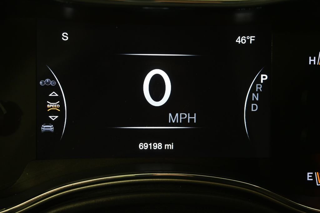 Used 2020 Jeep Grand Cherokee Altitude AWD/4WD image 25