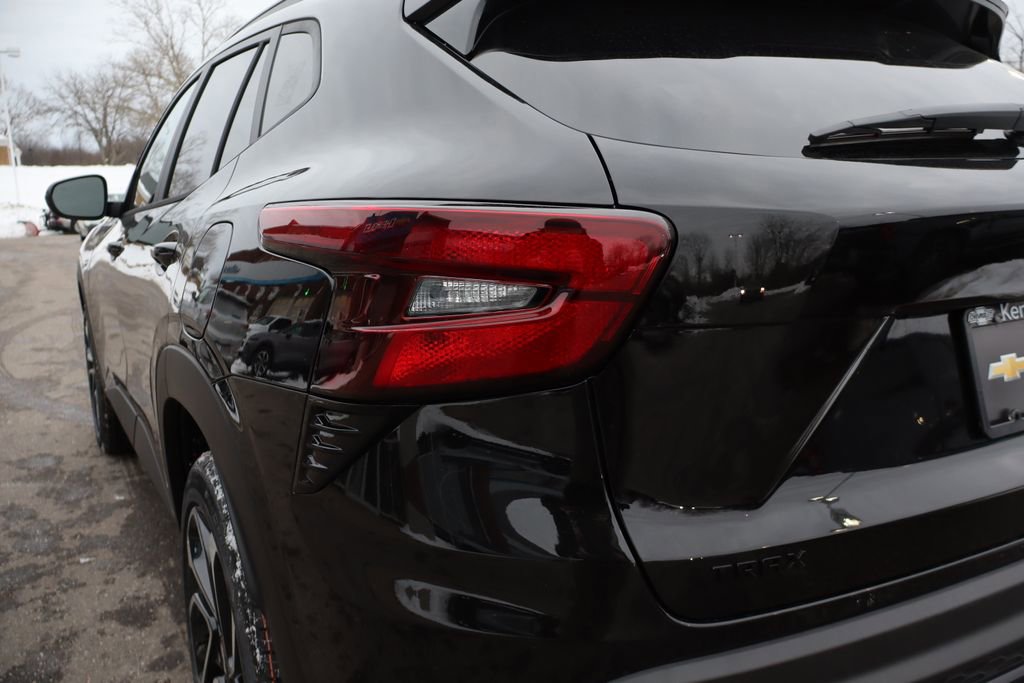 New 2026 Chevrolet Trax RS w/ Sunroof Package image 28