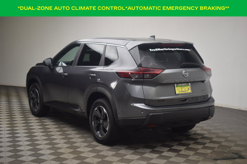 Used 2025 Nissan Rogue SV AWD/4WD image 4