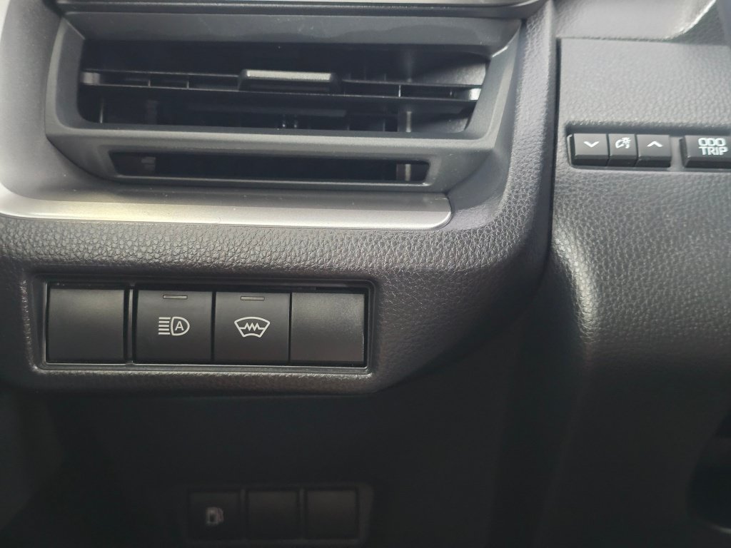 Used 2024 Toyota Prius LE FWD image 23