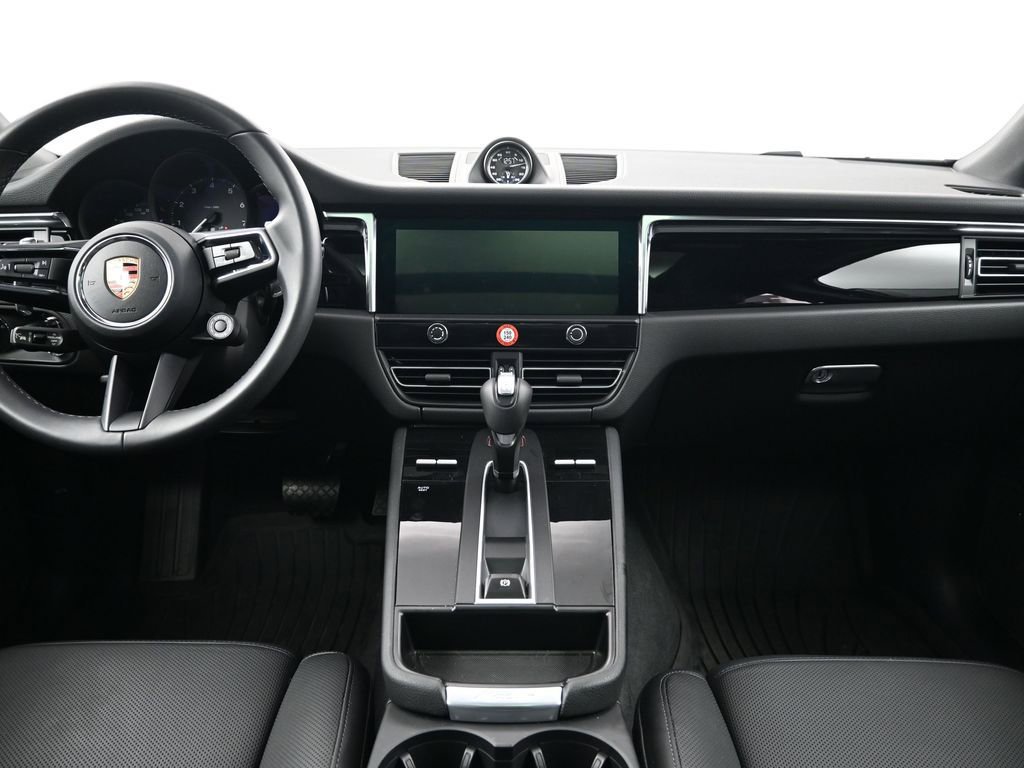 Certified 2026 Porsche Macan image 9
