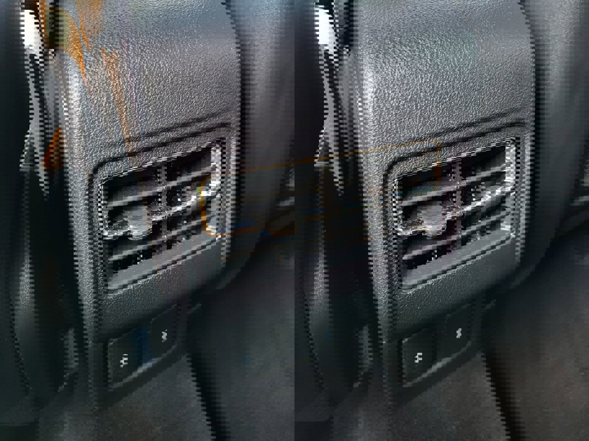 Used 2023 Lincoln Corsair Reserve w/ Jet Appearance Package FWD image 17