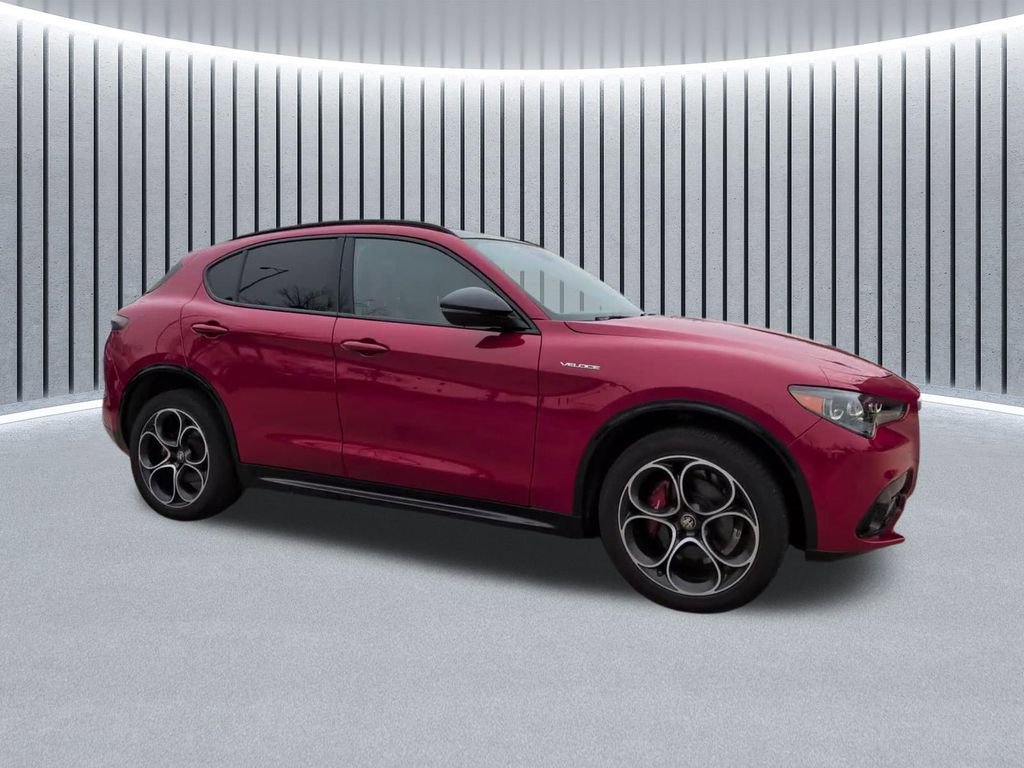 Used 2024 Alfa Romeo Stelvio Veloce AWD/4WD image 3