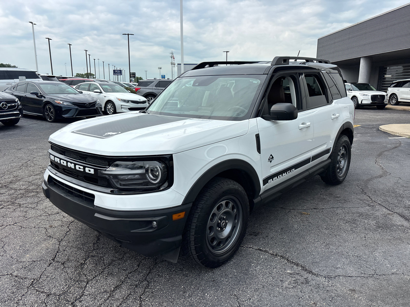 Used 2024 Ford Bronco Sport Outer Banks AWD/4WD image 3