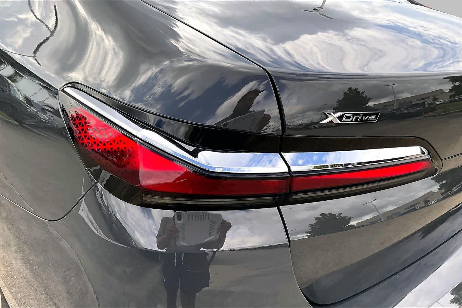 Used 2023 BMW 760i xDrive w/ Executive Package AWD/4WD image 27