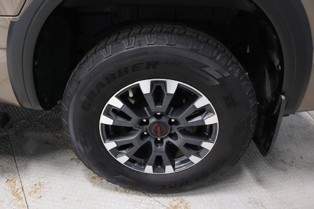 Used 2023 Nissan Titan PRO-4X w/ Pro-4x Convenience Package image 20