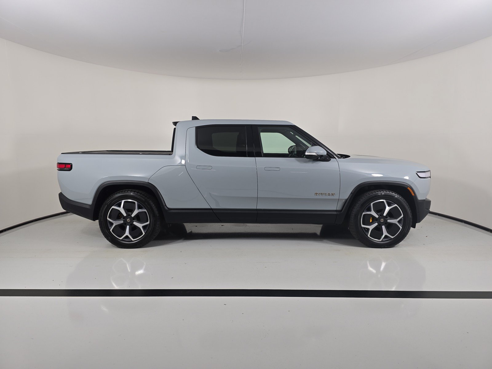 Used 2024 Rivian R1T Adventure AWD/4WD image 6