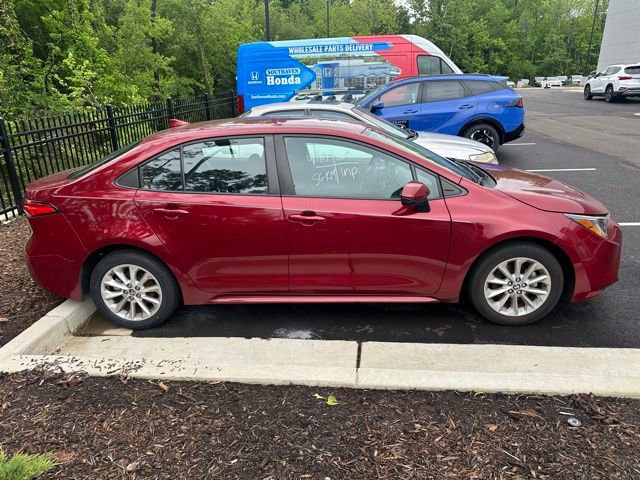 Used 2022 Toyota Corolla LE w/ LE Convenience Package FWD image 5
