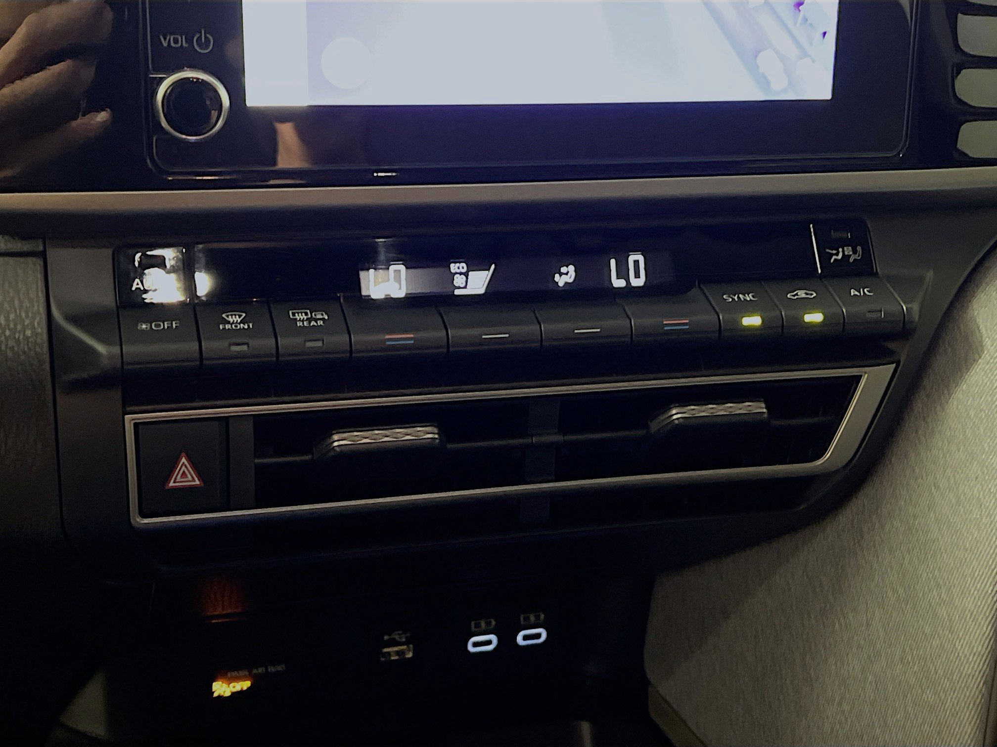 Used 2025 Toyota Camry LE w/ Convenience Package FWD image 26