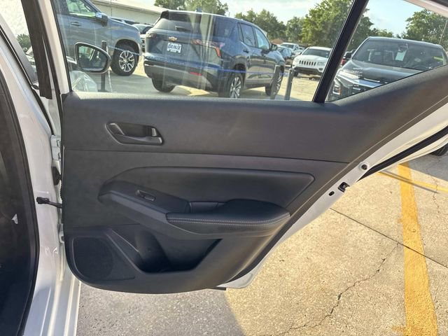 Used 2025 Nissan Altima 2.5 SV FWD image 24