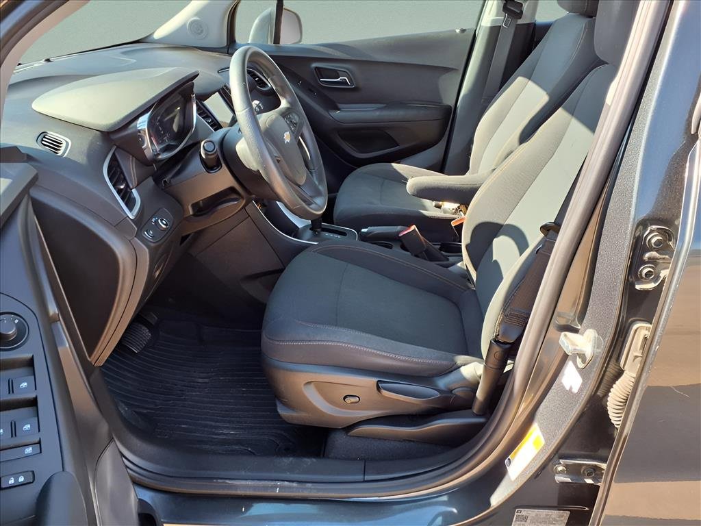 Used 2019 Chevrolet Trax LS image 21