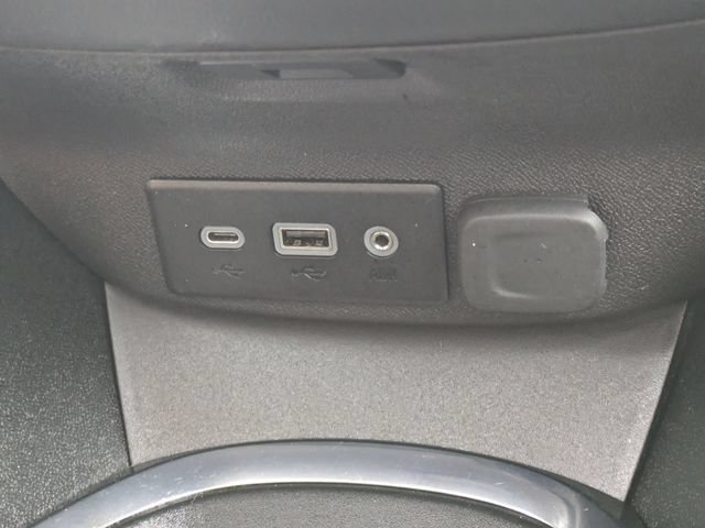 Used 2023 Chevrolet Malibu LT FWD image 30