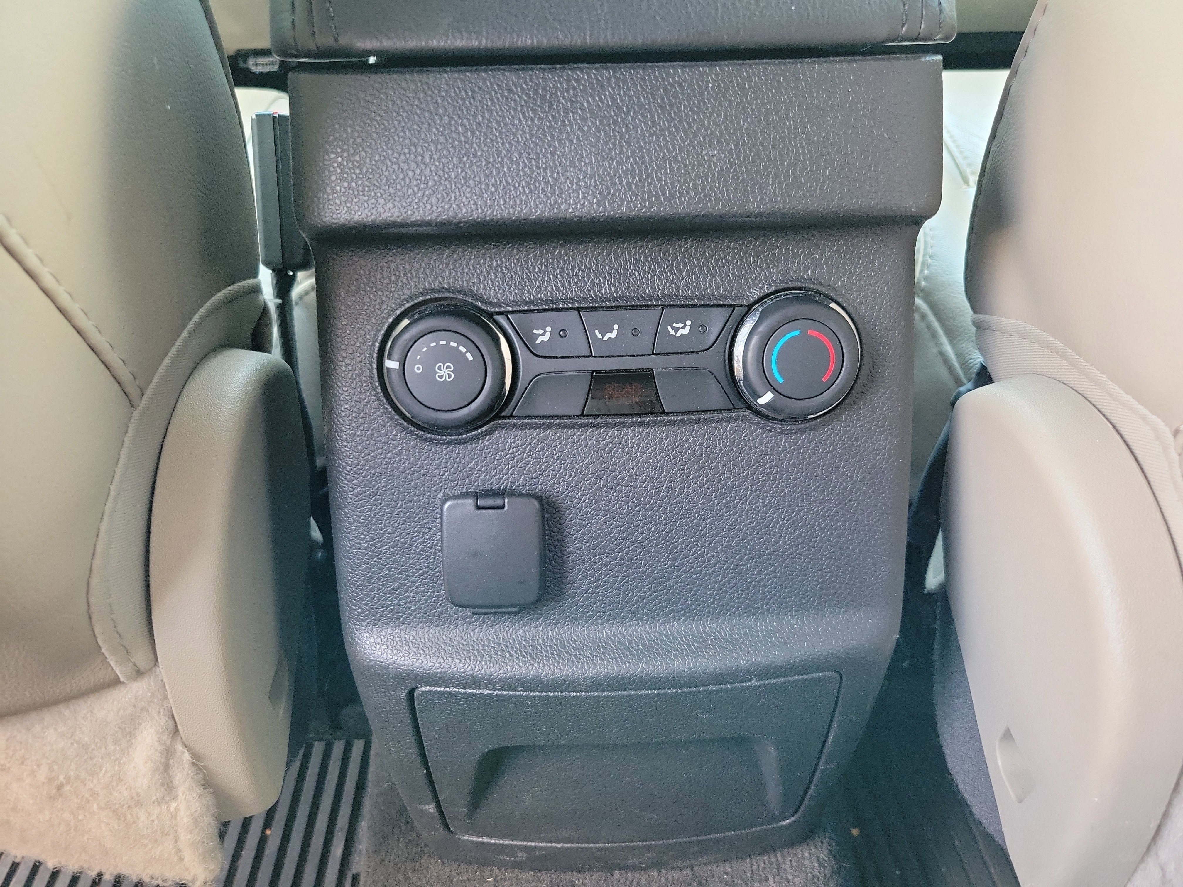 Used 2013 Ford Explorer XLT image 8