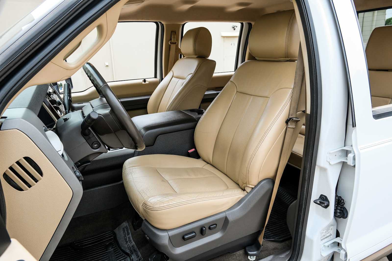 Used 2012 Ford F250 Lariat w/ FX4 Off Road Pkg AWD/4WD image 27