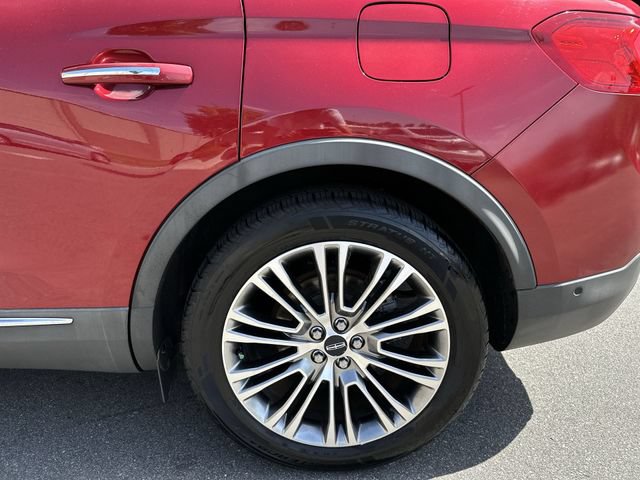 Used 2016 Lincoln MKX Reserve w/ Technology Package FWD image 10
