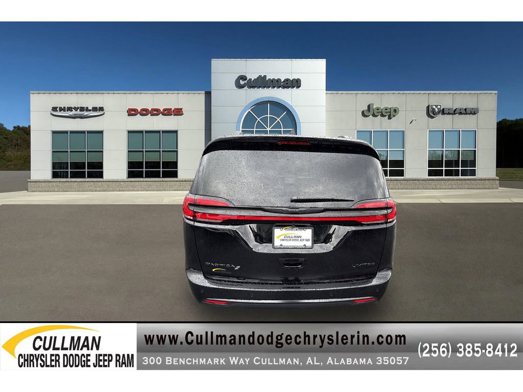 New 2026 Chrysler Pacifica Limited w/ S Appearance Package image 4