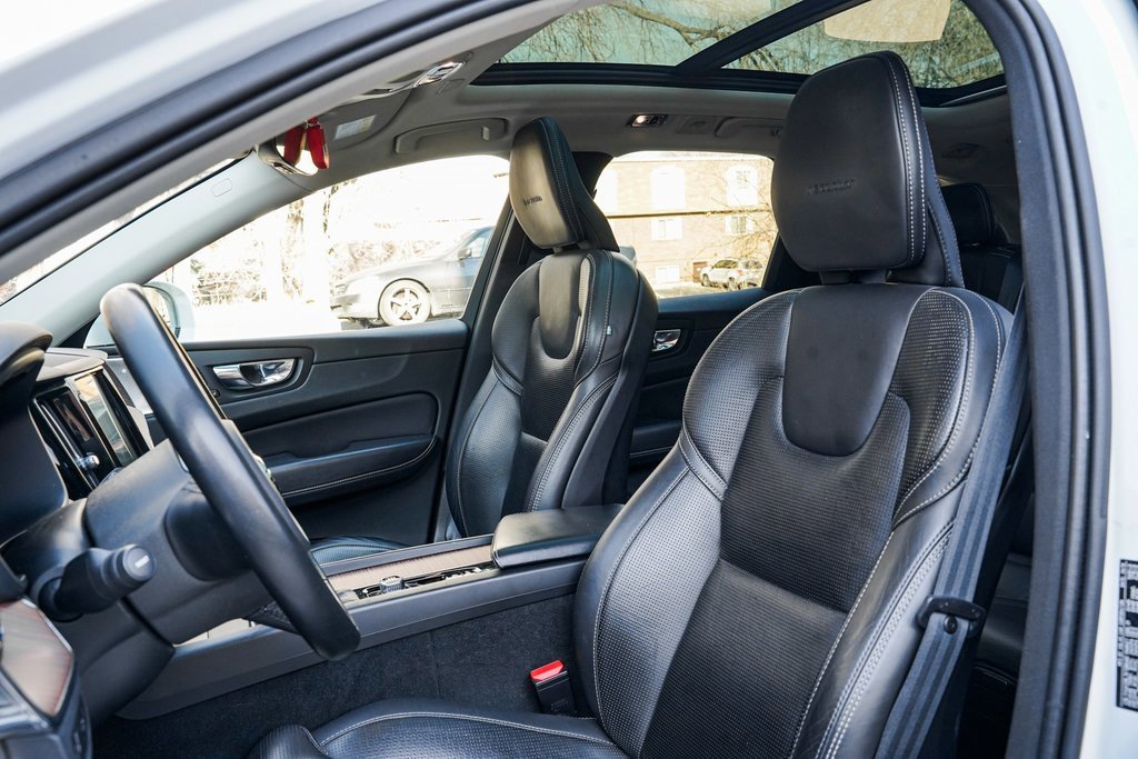 Used 2019 Volvo XC60 T6 Inscription w/ Protection Package Premier image 14