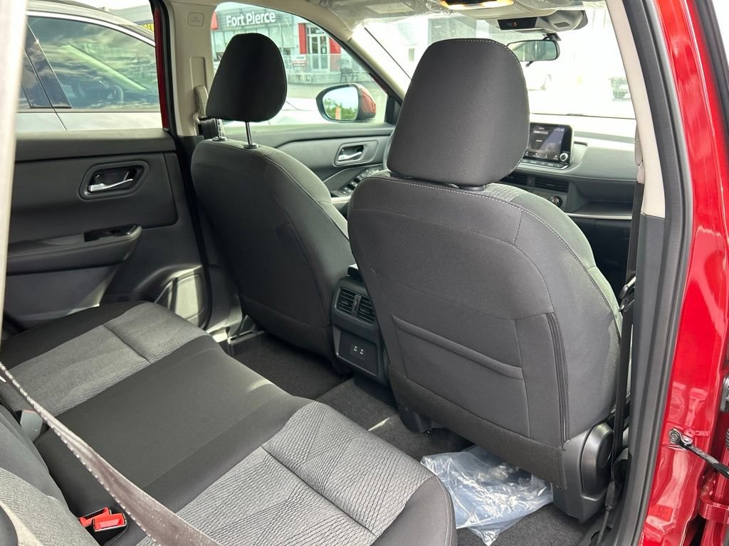 Used 2026 Nissan Rogue SV FWD image 45