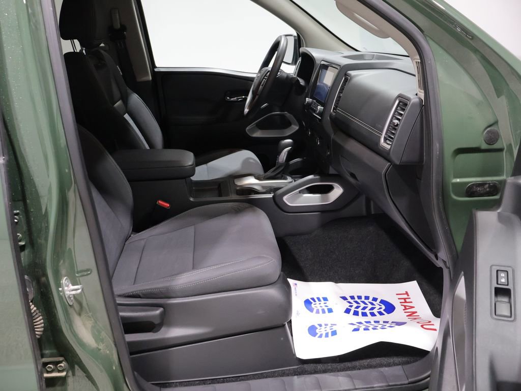 Used 2024 Nissan Frontier SV image 22