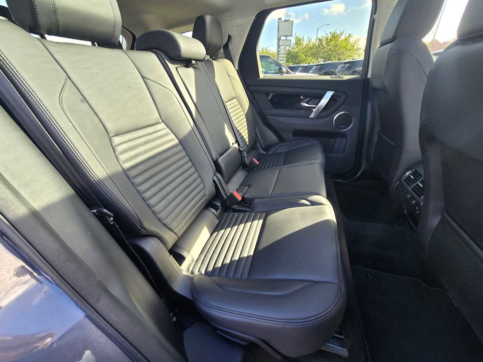 Used 2025 Land Rover Discovery Sport S image 14