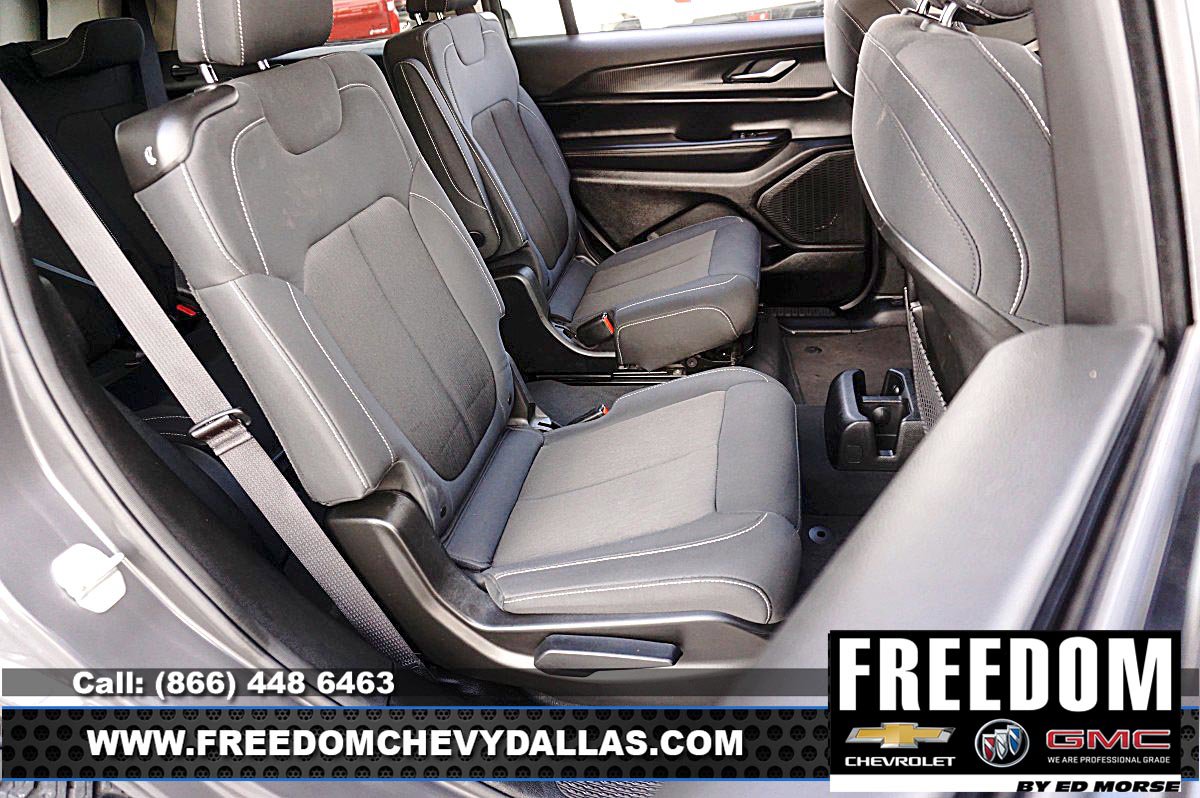 Used 2023 Jeep Grand Cherokee L Laredo image 13