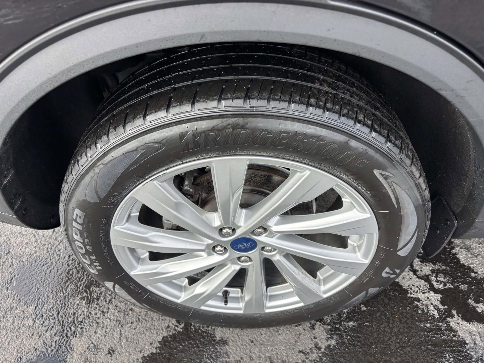 Used 2022 Ford Escape Titanium w/ Titanium Elite Package image 12