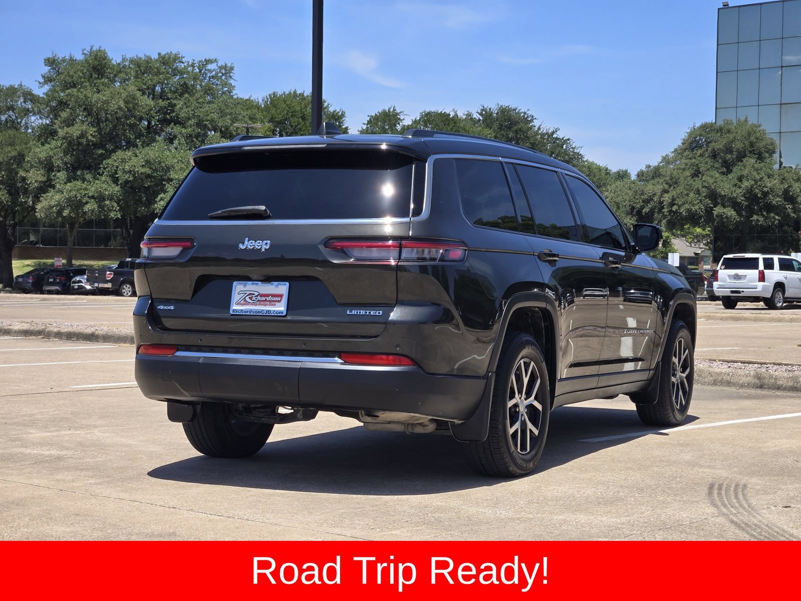 Used 2024 Jeep Grand Cherokee L Limited w/ MOPAR Finishing Package AWD/4WD image 5