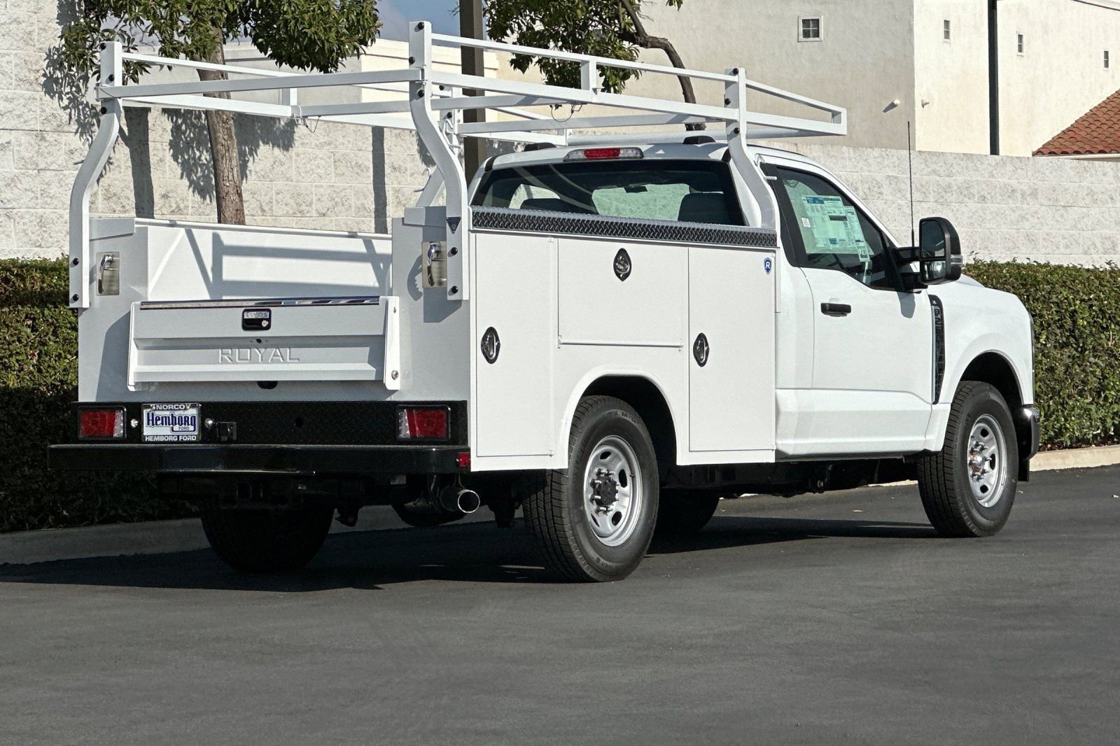 New 2026 Ford F250 XL w/ XL Chrome Package image 4