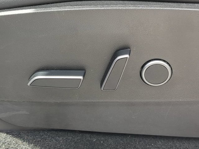 Used 2023 Tesla Model Y Long Range AWD/4WD image 23