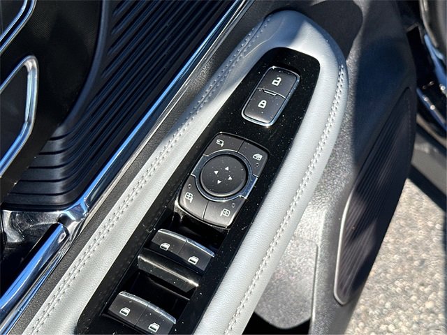 Used 2022 Lincoln Corsair Standard w/ Premium Package image 25