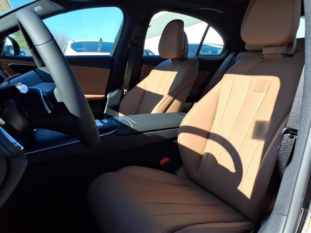 New 2026 Mercedes-Benz E 350 4MATIC Sedan image 9