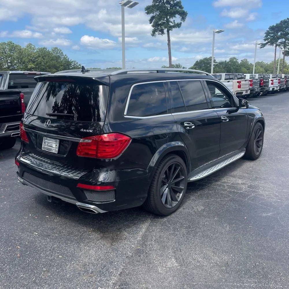 Used 2015 Mercedes-Benz GL 550 4MATIC image 8
