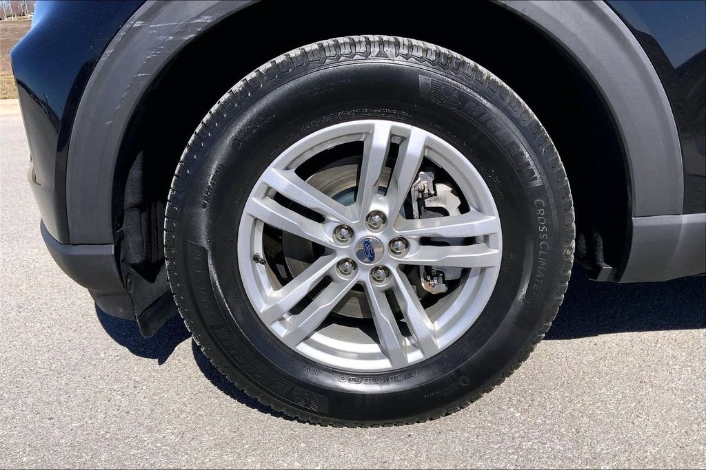 Used 2020 Ford Explorer XLT image 25