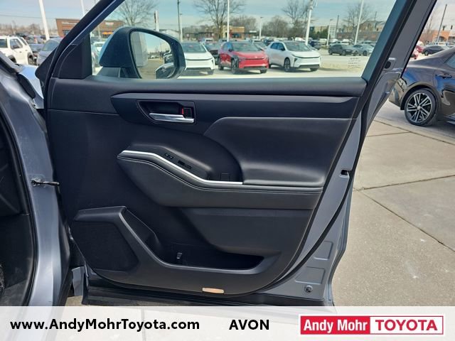 Used 2022 Toyota Highlander XLE image 39