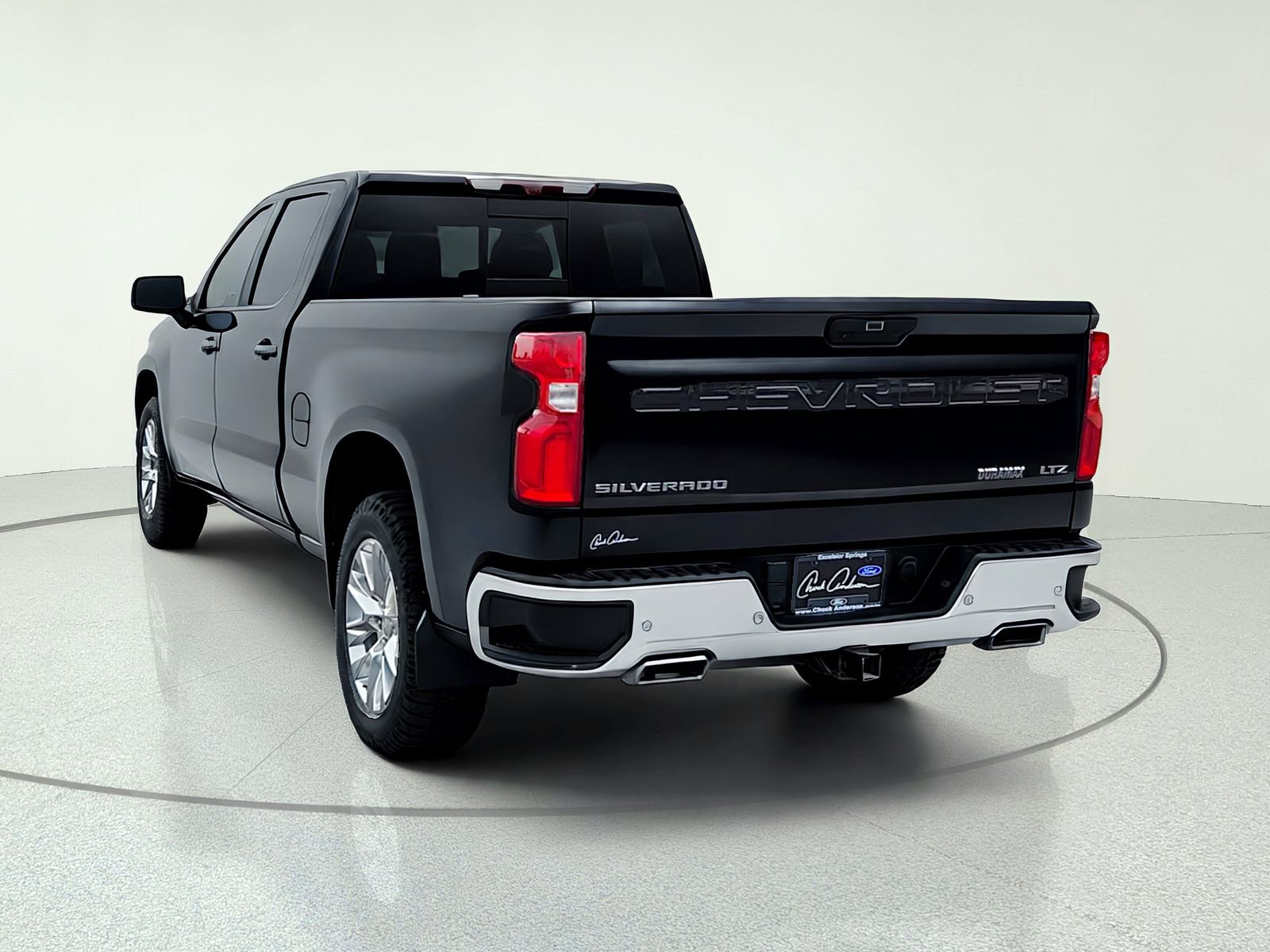 Used 2020 Chevrolet Silverado 1500 LTZ w/ LTZ Premium Package AWD/4WD image 6