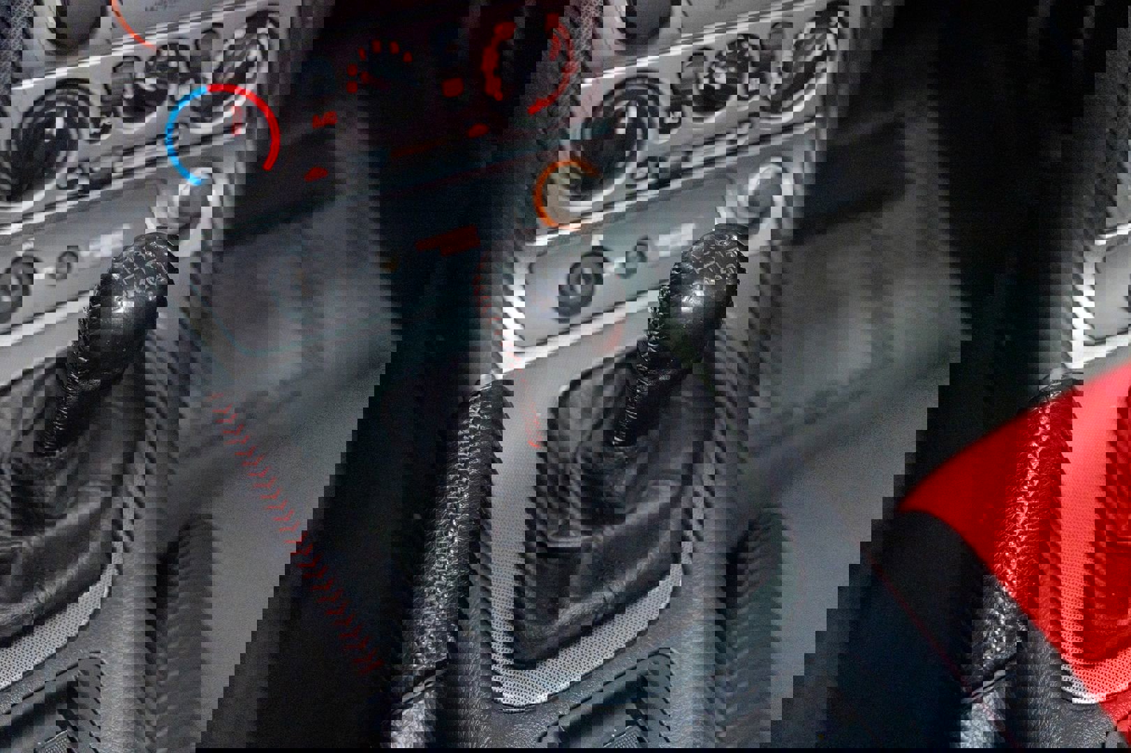 Used 2004 MAZDA MX-5 Miata MAZDASPEED image 39