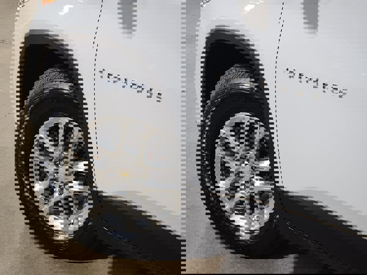 Used 2018 Chevrolet Traverse LS FWD image 23