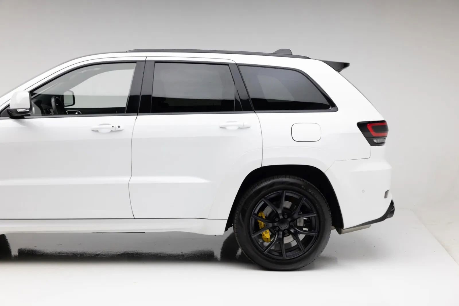 Used 2020 Jeep Grand Cherokee Trackhawk AWD/4WD image 19