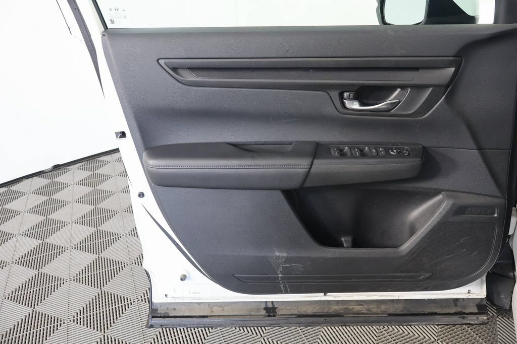 Used 2025 Honda CR-V EX image 12