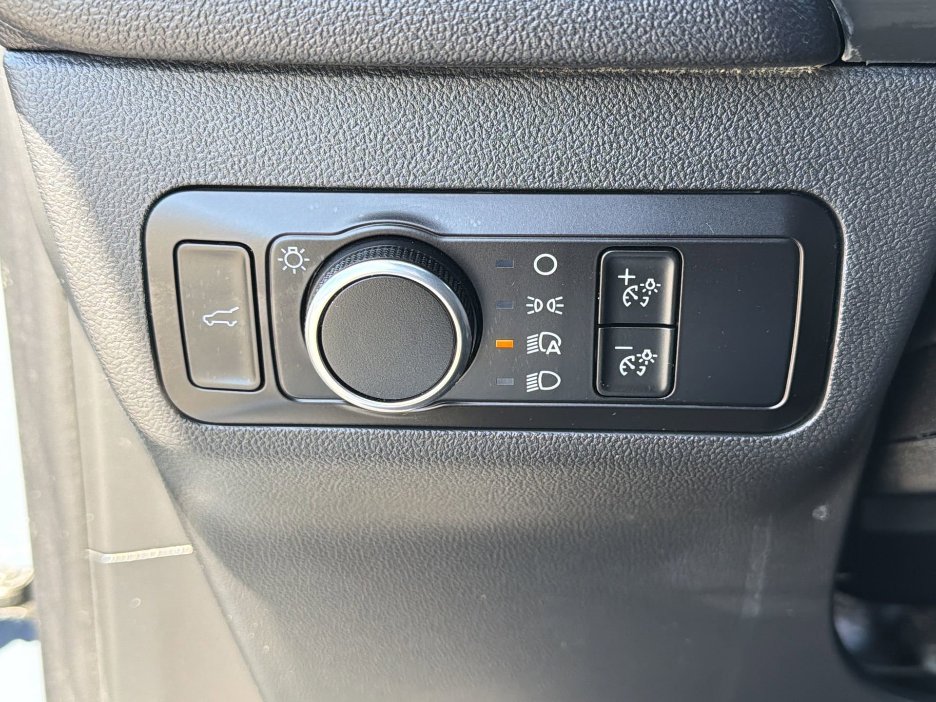 Used 2025 Ford Escape ST-Line w/ Cold Weather Package image 13