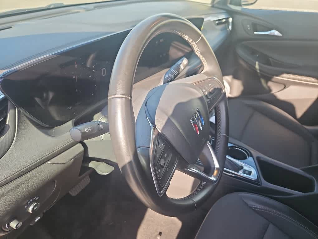 Used 2024 Buick Encore GX Preferred FWD image 2