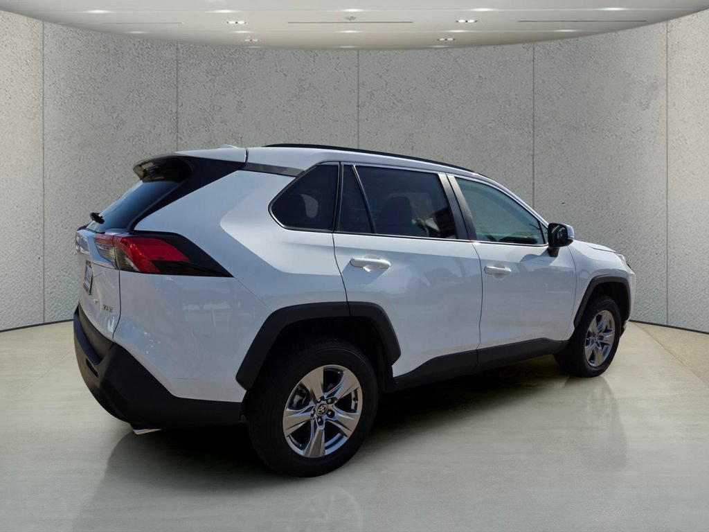 Used 2023 Toyota RAV4 XLE w/ Convenience Package FWD image 5