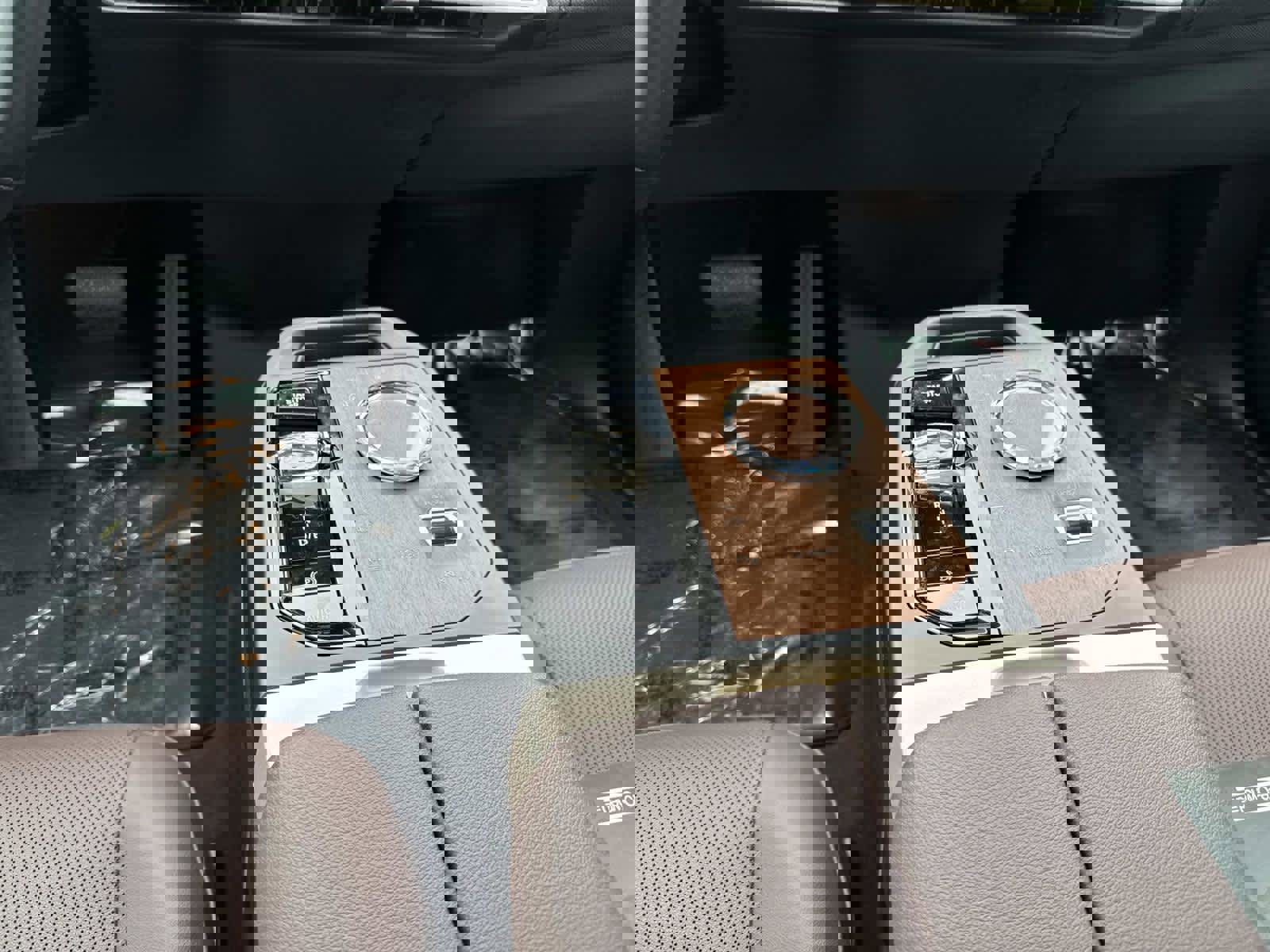 Certified 2025 BMW iX xDrive50 image 18