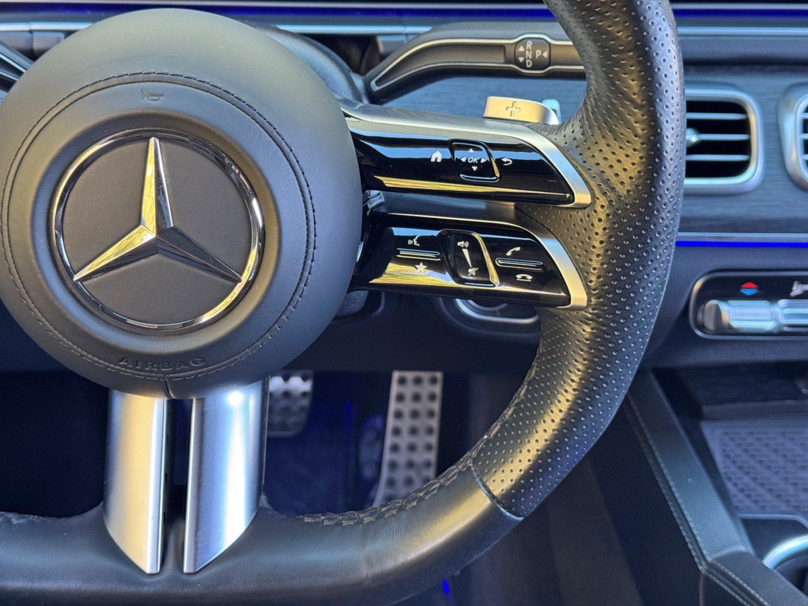 Used 2025 Mercedes-Benz GLS 580 4MATIC image 24