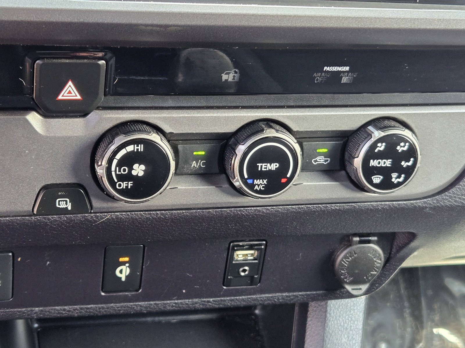 Used 2017 Toyota Tacoma TRD Sport w/ Tow Package RWD image 17