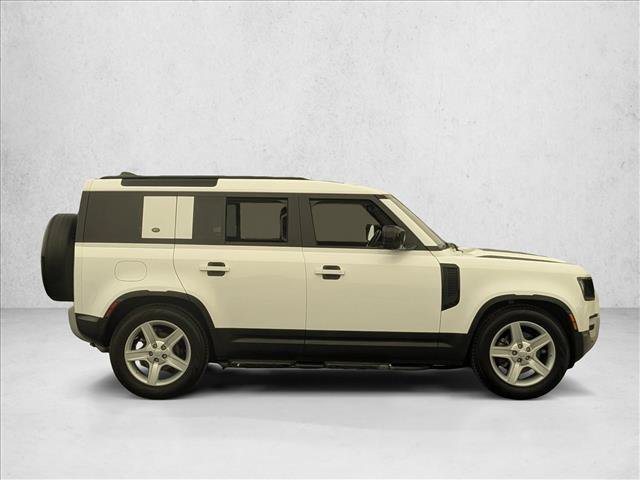 Used 2022 Land Rover Defender 110 S AWD/4WD image 4