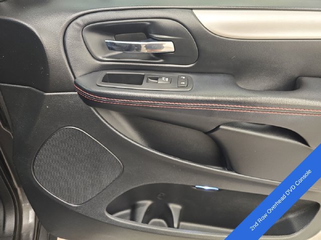 Used 2016 Dodge Grand Caravan R/T FWD image 11