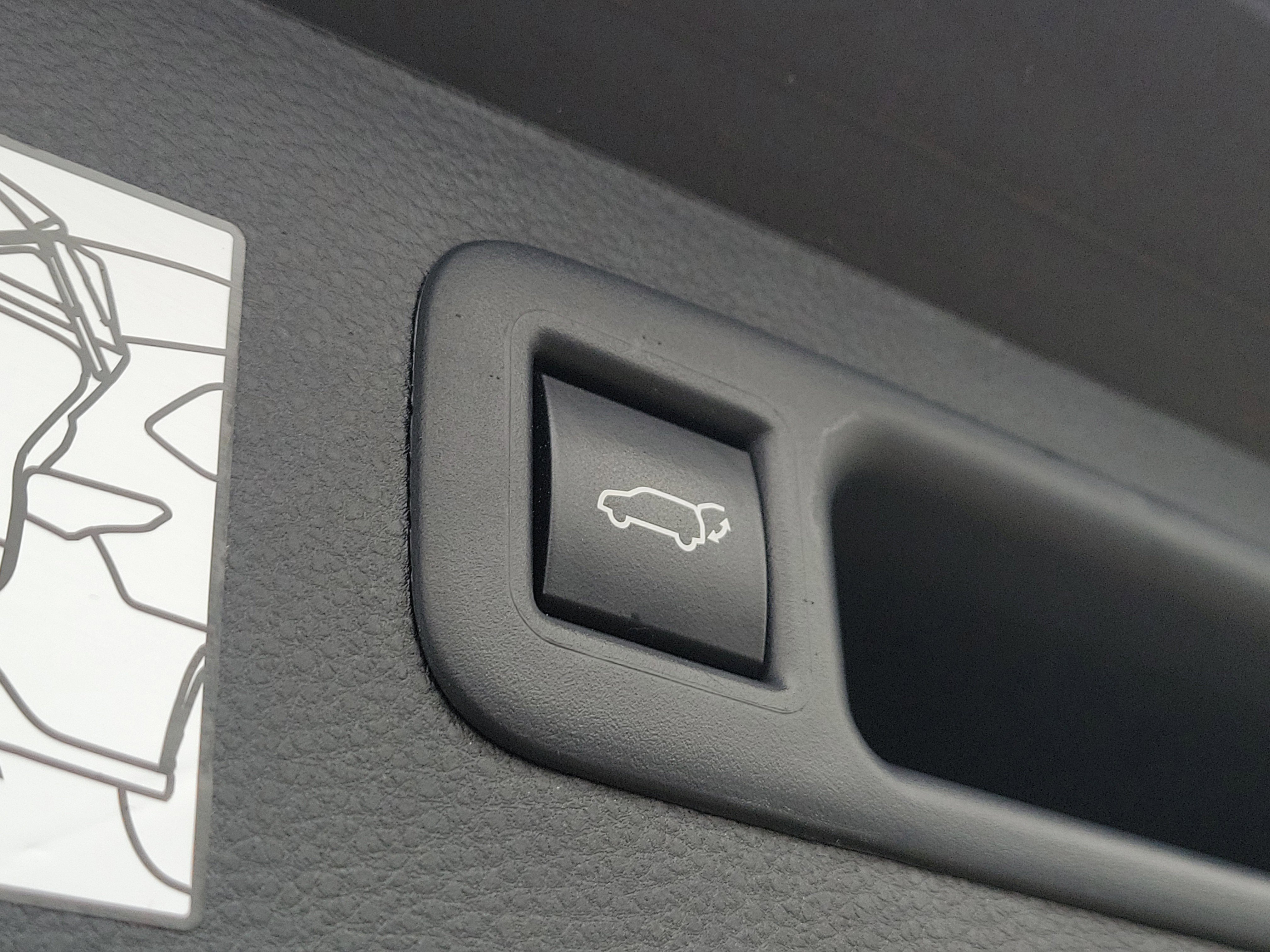 Used 2024 Toyota Highlander XLE image 7