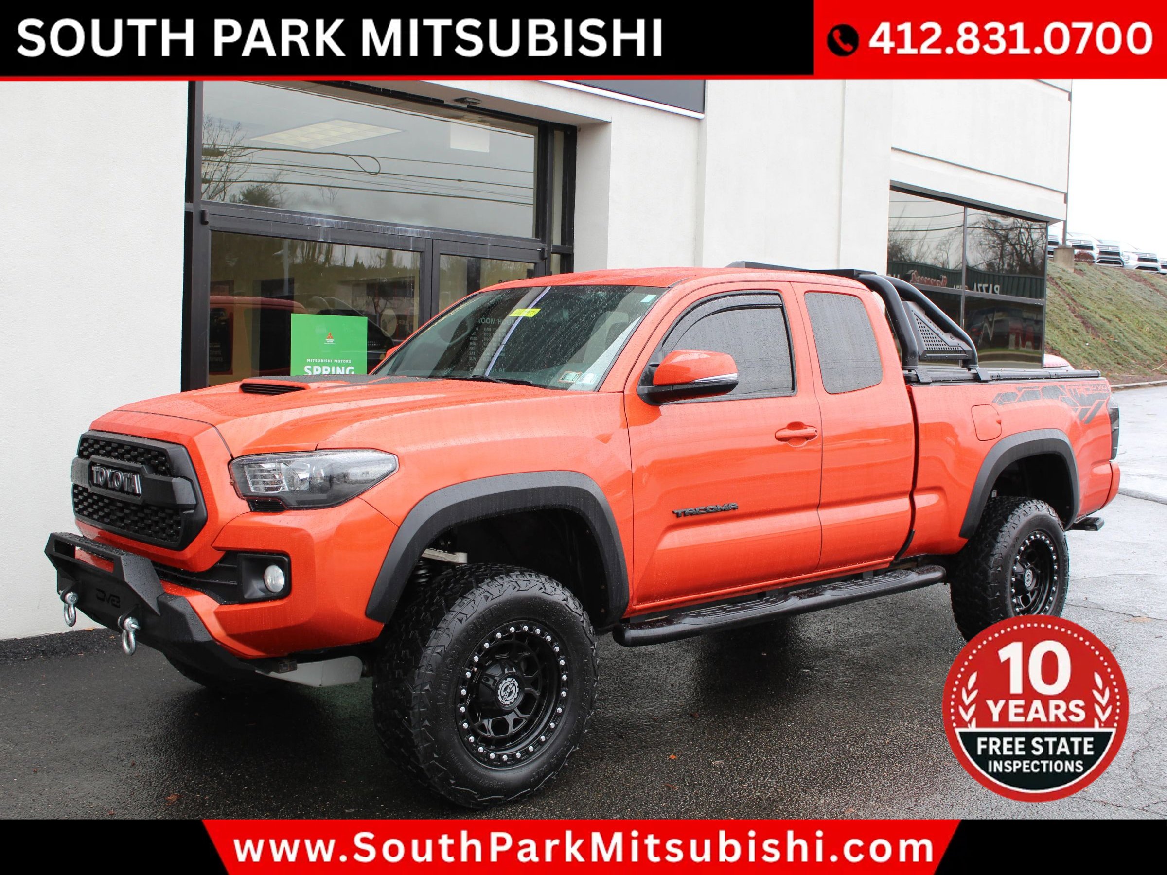 Used 2017 Toyota Tacoma TRD Off-Road w/ Premium & Technology Package image 2